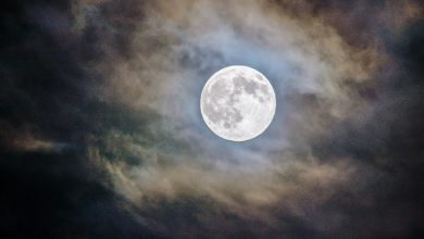 Pun mesec na nebu