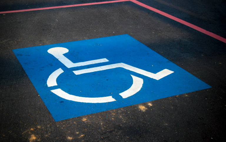 Zrenjanin među gradovima koji pružaju elektronsku uslugu za parkiranje osobama sa invaliditetom