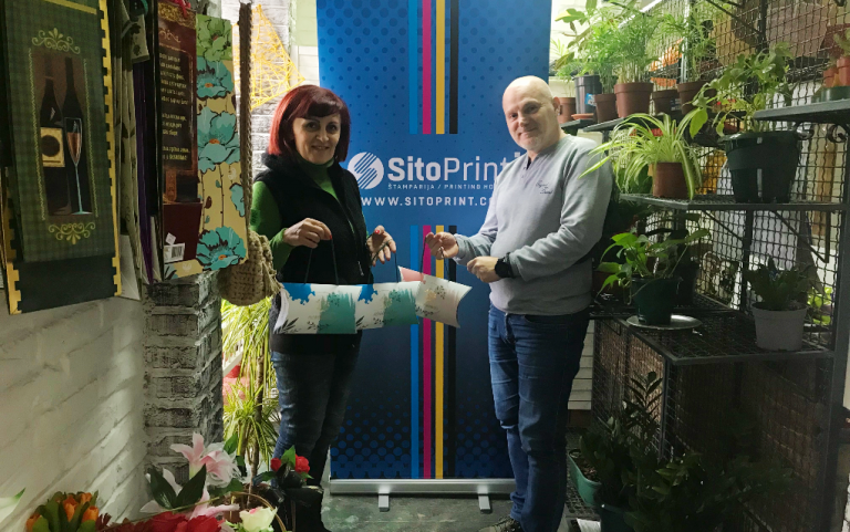 Štamparija Sitoprint i Radio 105 obradovali vlasnicu cvećare Floresita 023
