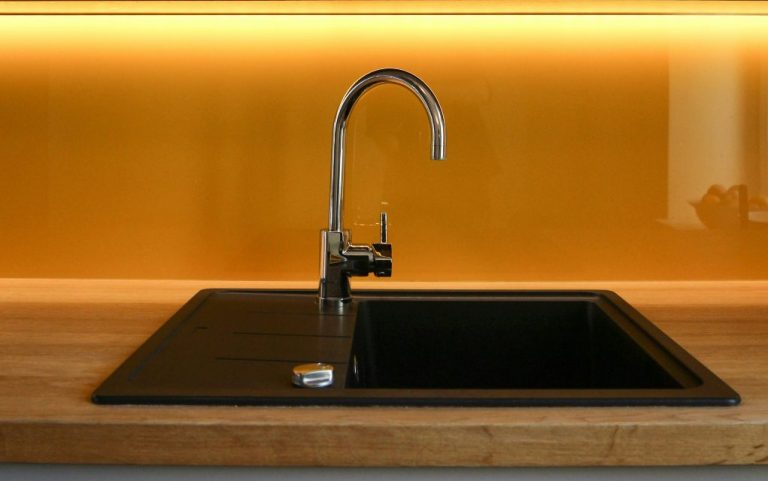 Kako očistiti granitnu sudoperu?