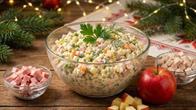 Počinje "Rat Ruske salate": Da li u nju ide šunka ili piletina? (I zašto je jabuka tajni sastojak) 2 ruska salata